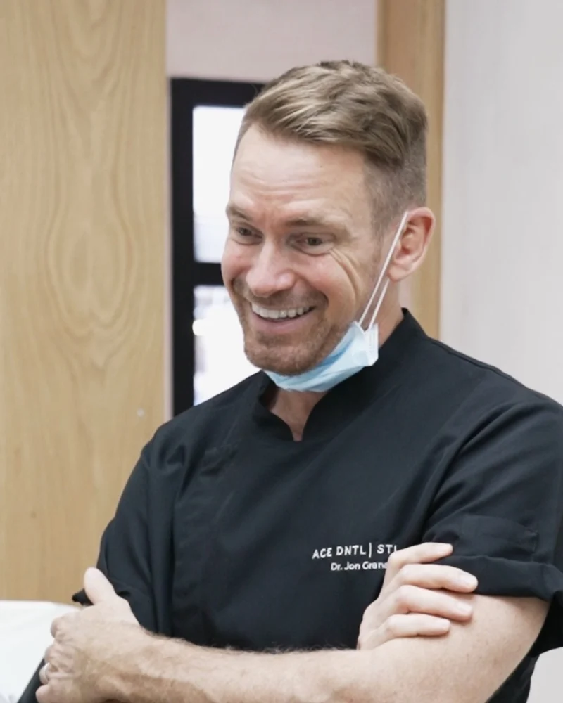 Foto de móvil de un dentista de ACE DNTL
